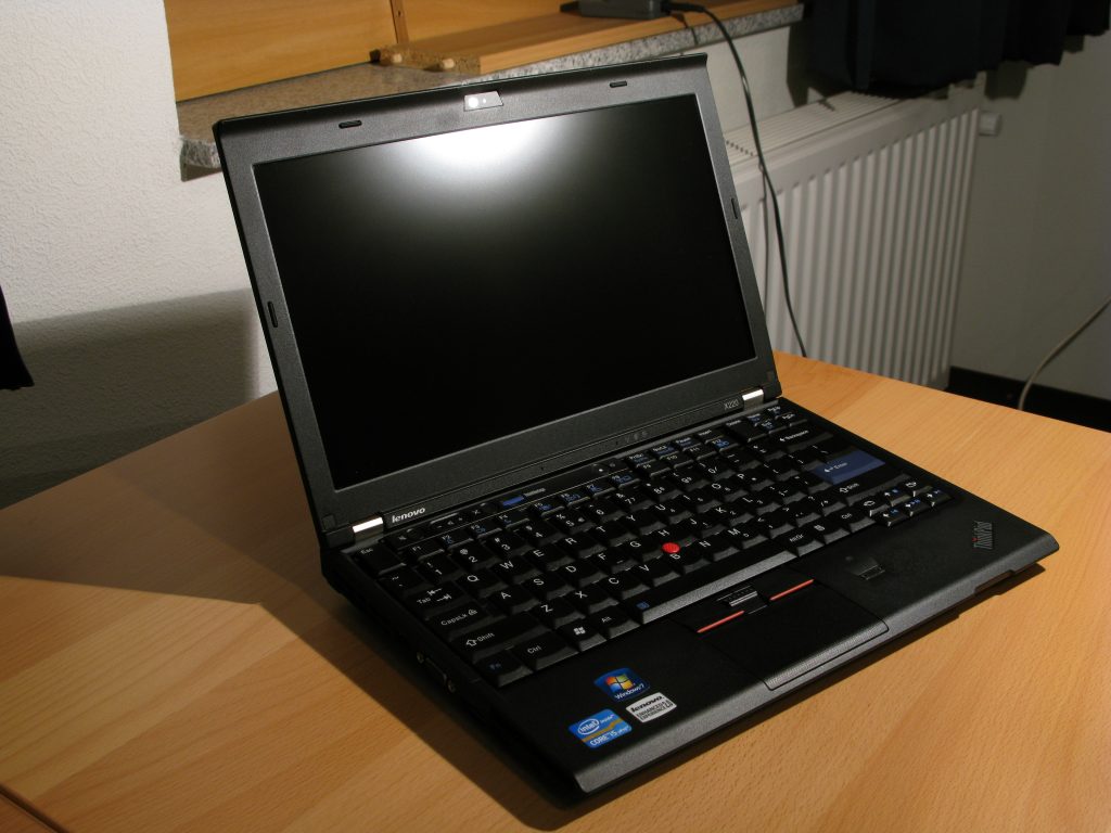 Laptops with the Longest Battery Lives: Lenovo ThinkPad X60s and R60 ...